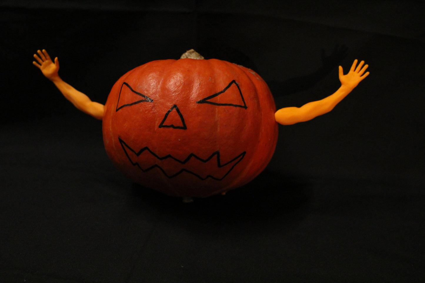 Pumpkin Deko Waving Hands